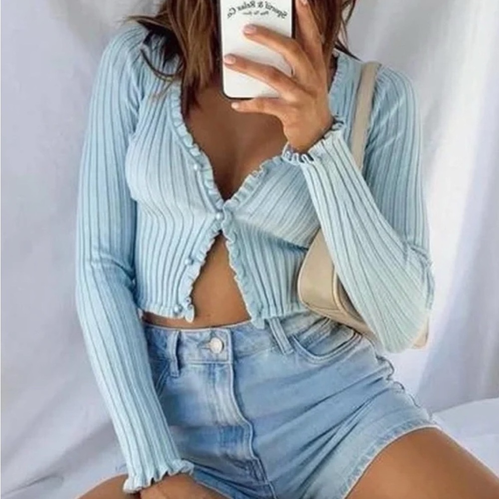 PRINCESS POLLY - Ollie Top - Light Blue Ribbed Pearl Button Long Sleeve Top!